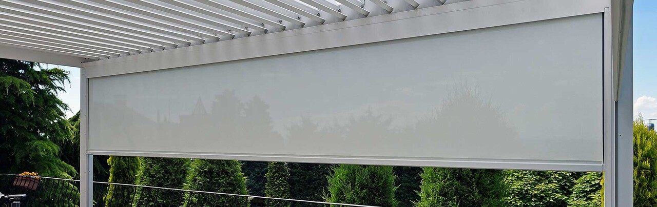 Premout_Renson_Fixscreen_pergola-veramās_Sienas-1900x600.jpg